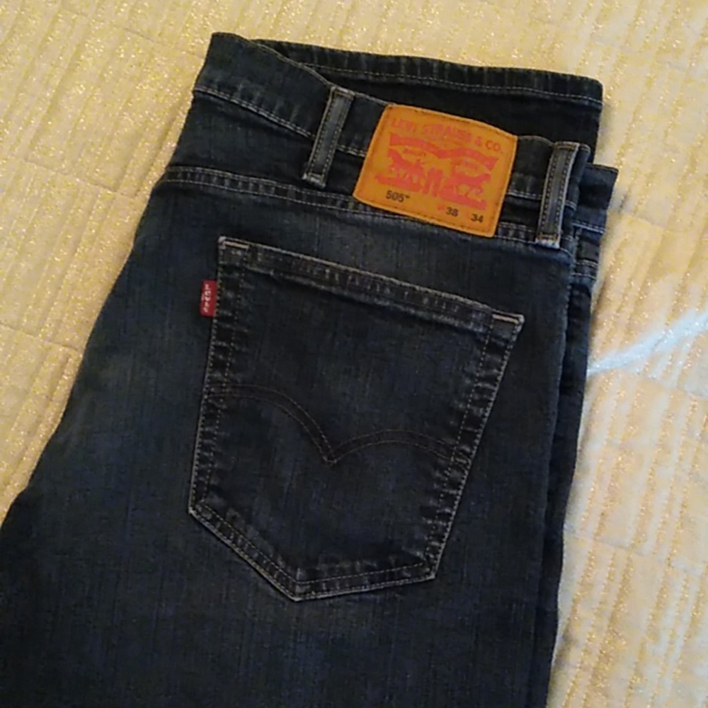 Levi's 505 38x34 - 2% elastane for stretch.